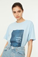 TRENDYOLMİLLA Mavi Baskılı Boyfriend Örme T-Shirt TWOSS20TS0419