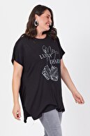 Siyezen Kadın Siyah Büyük Beden Salaş Zar Baskılı T-shirt