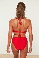TRENDYOLMİLLA Kırmızı Bağlama Detaylı  Bikini Üstü TBESS21BU0411