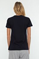 TRENDYOLMİLLA Lacivert Nakışlı Basic Örme T-Shirt TWOSS20TS0553