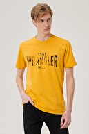 Wrangler Erkek Hardal Regular Fit Normal Kesim Sıfır Yaka %100 Pamuk Logolu Tişört