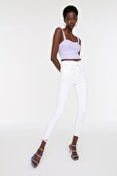 TRENDYOLMİLLA Beyaz Yırtık Detaylı Yüksek Bel Skinny Jeans TWOSS20JE0299
