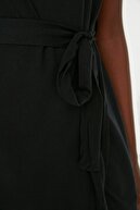 TRENDYOLMİLLA Siyah Bağlama Detaylı Örme Elbise TWOSS19VG0159