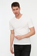 TRENDYOL MAN Beyaz Basic Slim Fit %100 Pamuklu V Yaka Kısa Kollu T-Shirt