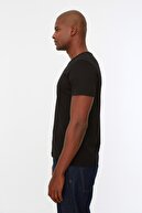 TRENDYOL MAN Siyah Basic Slim Fit %100 Pamuklu V Yaka Kısa Kollu T-Shirt TMNSS19BO0002