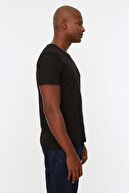 TRENDYOL MAN Siyah Basic Slim Fit %100 Pamuklu V Yaka Kısa Kollu T-Shirt TMNSS19BO0002