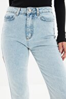 TRENDYOLMİLLA Mavi Yırtmaçlı Yüksek Bel Slim Flare Jeans TWOAW22JE0382