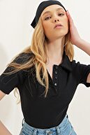 Trend Alaçatı Stili Kadın Siyah Polo Yaka Önü Düğmeli Kısa Kollu Kaşkorse Crop Bluz ALC-X8012