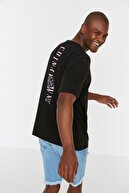 TRENDYOL MAN Siyah Erkek Oversize Fit Bisiklet Yaka Kısa Kollu Baskılı T-Shirt TMNSS20TS0277