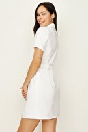Select Moda Kadın Beyaz Düğme Detaylı Kuşaklı Ceket Elbise