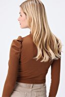 Trend Alaçatı Stili Kadın Karamel Prenses Kol Yarım Balıkçı Şardonlu Crop Bluz ALC-X5042