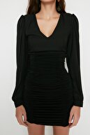 TRENDYOLMİLLA Limited Edition Siyah Drape Detaylı Elbise TWOAW21EL1317