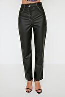 TRENDYOLMİLLA Design Siyah Suni Deri Pantolon TWOAW22PL0214
