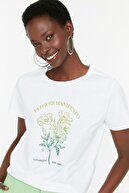 TRENDYOLMİLLA Beyaz Baskılı Basic Örme T-Shirt