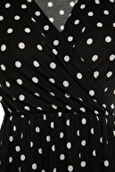 TRENDYOLMİLLA Siyah Puantiye Desenli V Yaka Örme Elbise TWOSS21EL0241