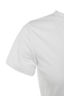 TRENDYOLMİLLA Siyah ve Beyaz %100 Pamuk Bisiklet Yaka 2'li Paket Basic Örme T-Shirt TWOSS20TS0141