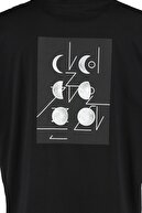 TRENDYOL MAN Siyah Erkek Kısa Kollu Sırt Baskılı Oversize T-Shirt TMNSS21TS0617