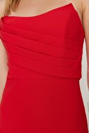 TRENDYOLMİLLA Kırmızı Yaka Detaylı Abiye & Mezuniyet Elbisesi TPRSS21AE0121
