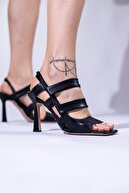 Nervia Kadın Siyah Şeritli Topuklu Sandalet
