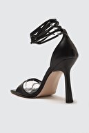 Trendyol Shoes Siyah Küt Burunlu Kadın Klasik Topuklu Ayakkabı TAKSS21TO0040