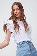 Trend Alaçatı Stili Kadın Beyaz Güpür Kollu Vatkalı Bluz ALC-X5939