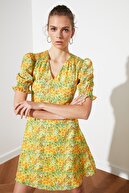 TRENDYOLMİLLA Sarı Çiçek Desenli Elbise TWOSS20EL1553