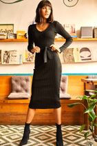 Olalook Kadın Siyah V Yaka Düğme Detaylı Kuşaklı Triko Elbise ELB-19001626 - 2