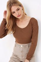 Trend Alaçatı Stili Kadın Karamel Ön Arka V Yaka Crop Bluz ALC-X5270 - 1
