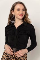 Kadın Modası Kadın Siyah Yakalı Düğmeli Önü Büzgülü Candy Crop Bluz - 1