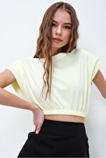 Trend Alaçatı Stili Kadın Açık Sarı Omuz Vatkalı Beli Lastikli Crop T-Shirt ALC-X5800 - 5