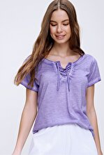 Trend Alaçatı Stili Kadın Mor Kuş Gözlü Yakası Bağcıklı Yıkamalı T-Shirt MDA-1127 - 1