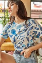 Olalook Kadın Ekru Mavi Çiçek Baskılı T-shirt TSH-19000161 - 2