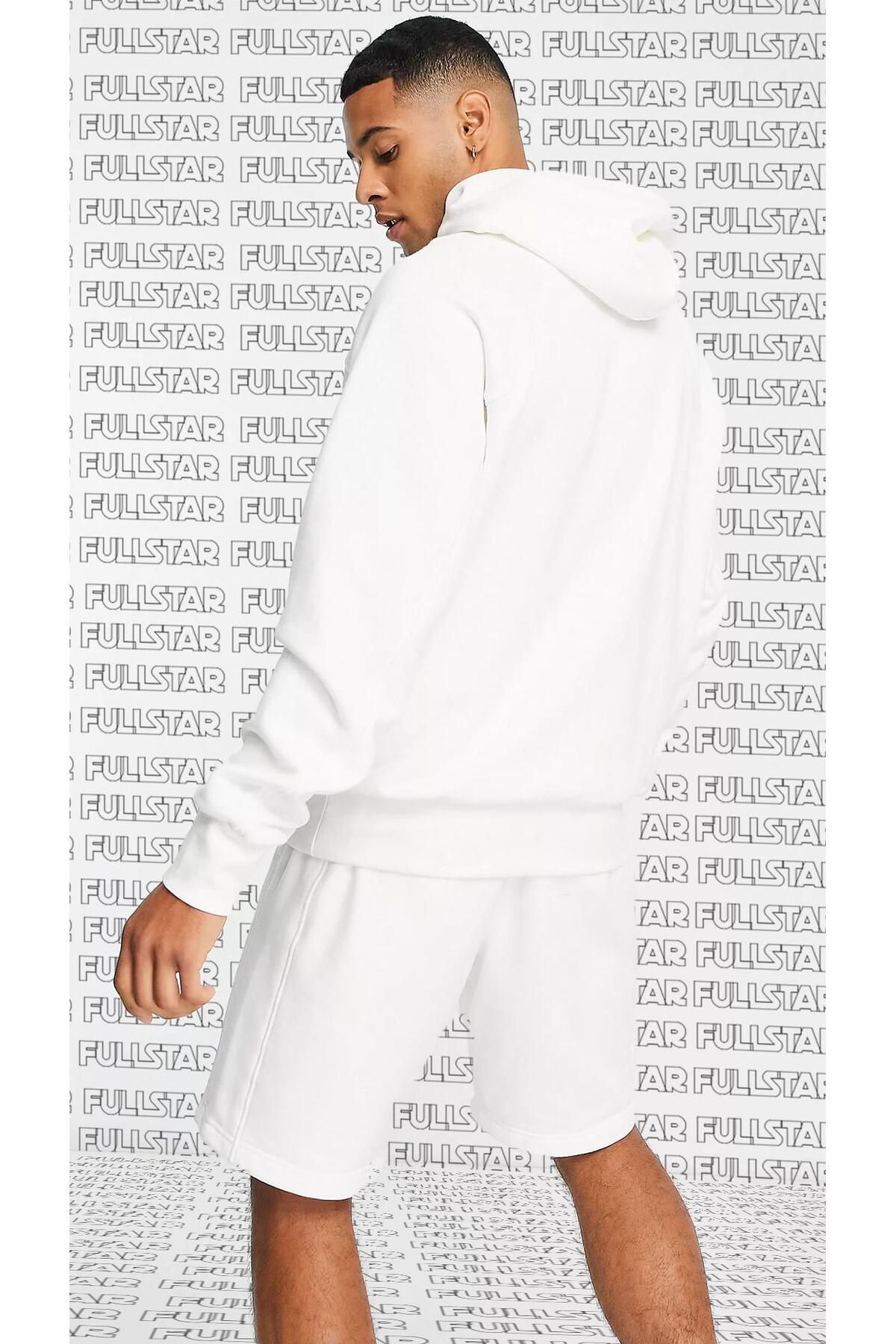 White hoodie shop and sweatpants