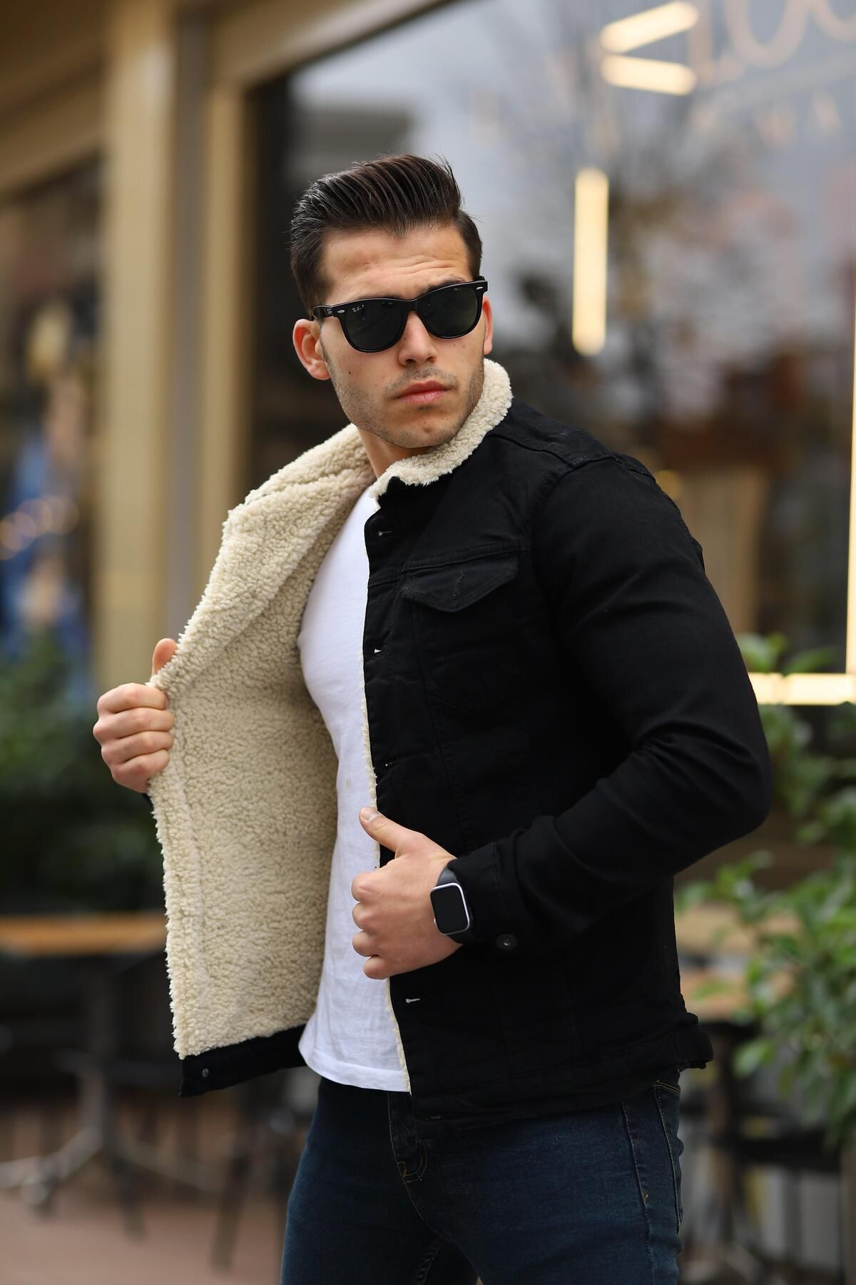 Jeans jacket with outlet fur inside