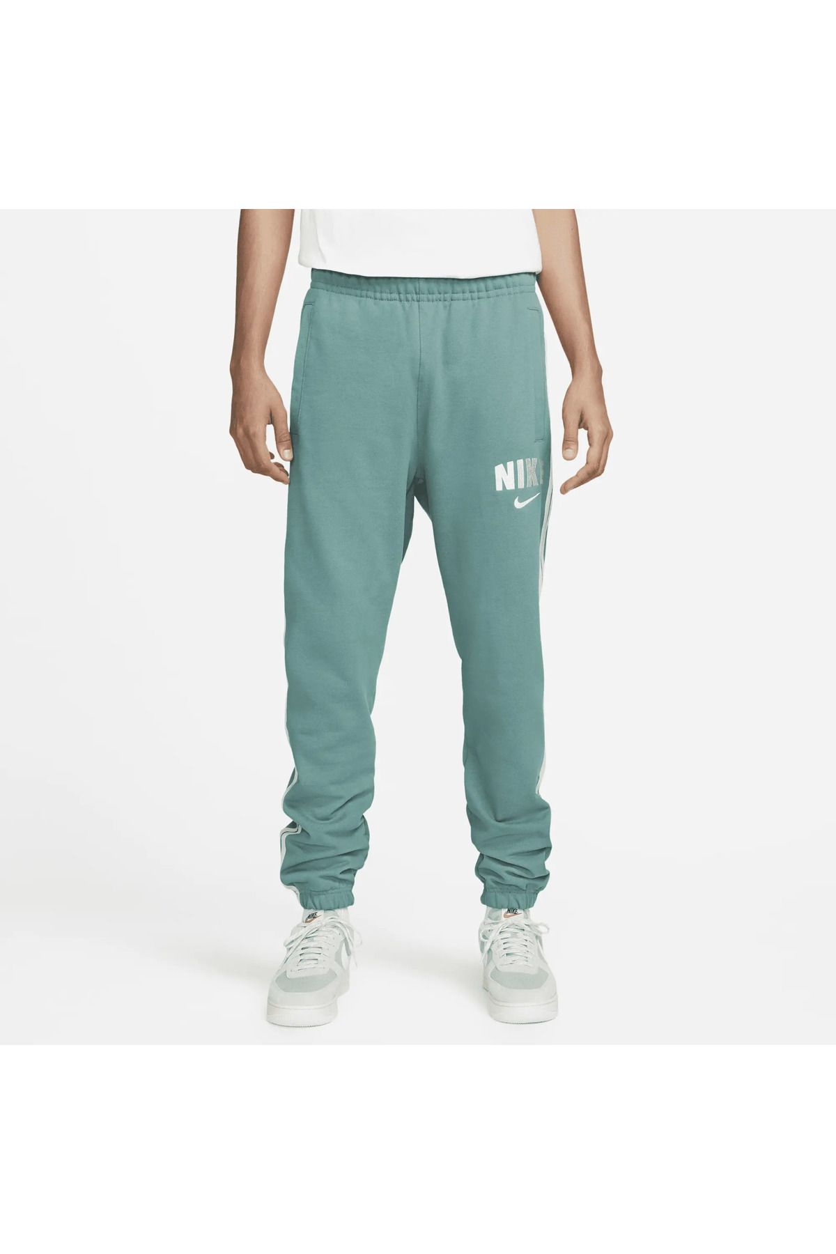 Nike online sweatpants green