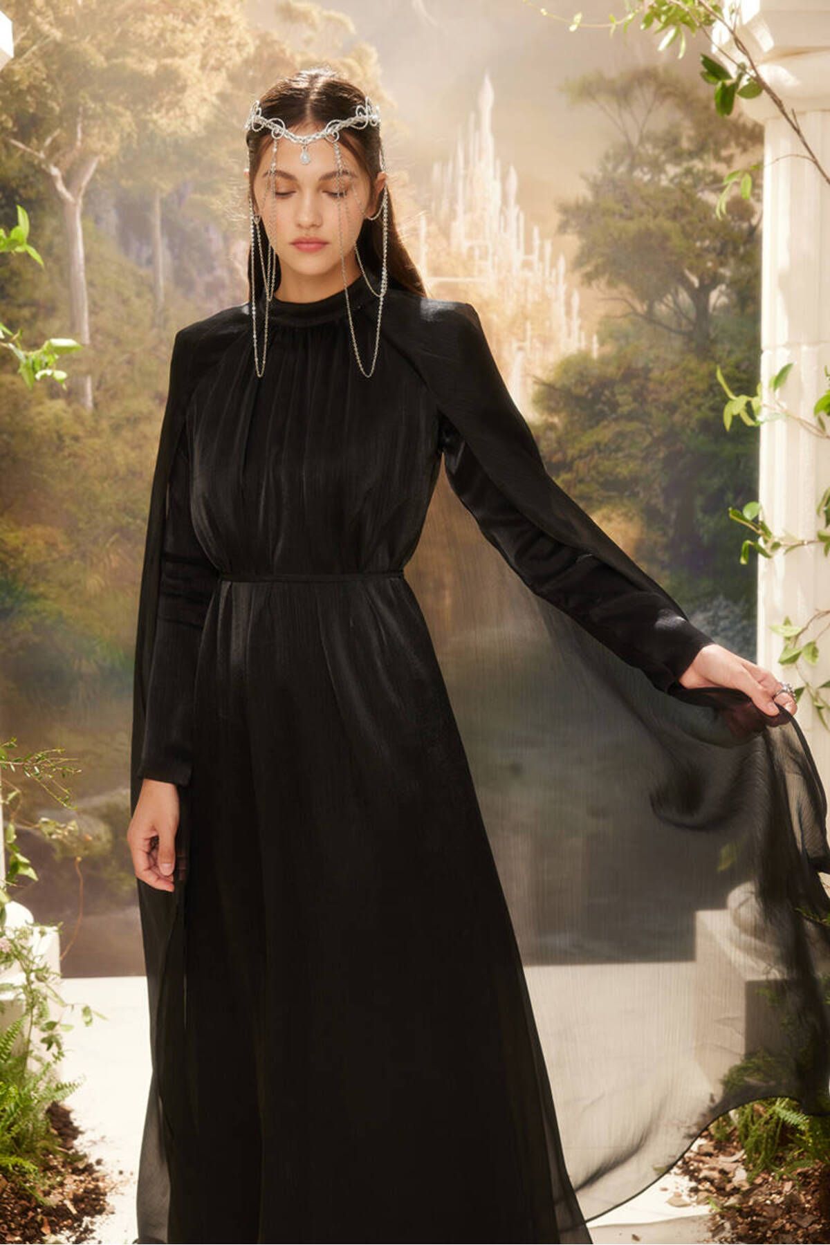 Alex Perry Bradford Cape-sleeve Crepe Gown in Black | Lyst