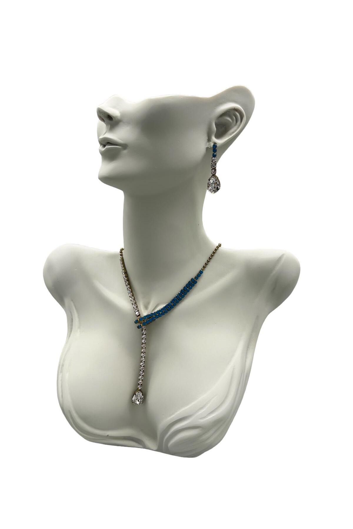 Mannequin necklace display store