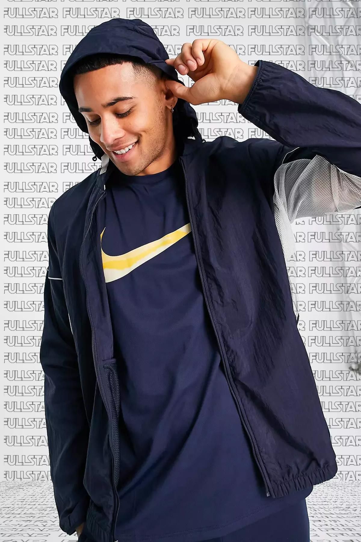 Nike running jacket hotsell blue