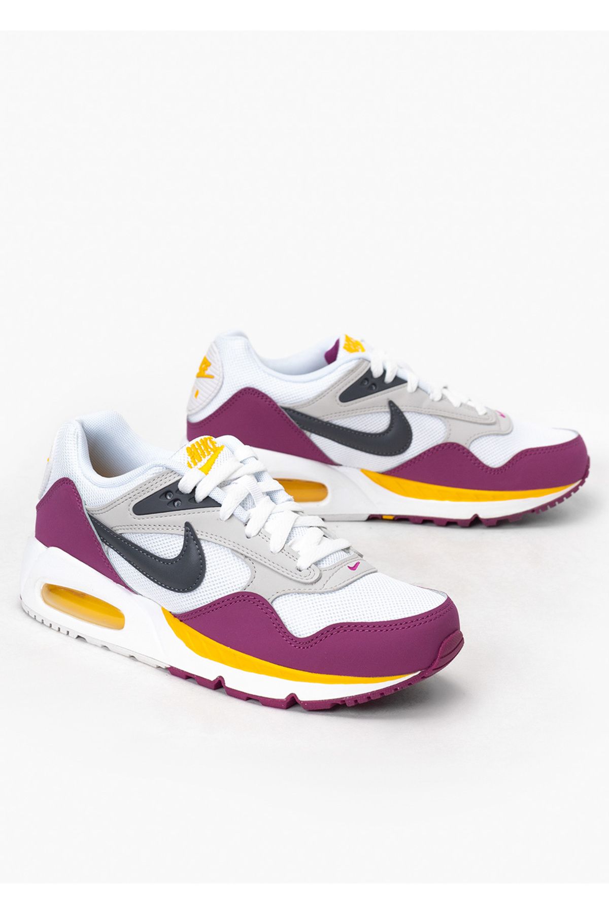 Air max correlate sneaker online