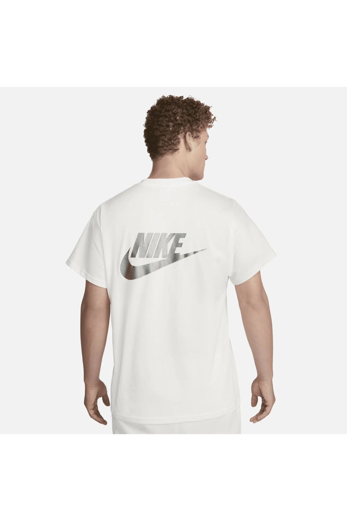 White and gold nike t shirt 2025