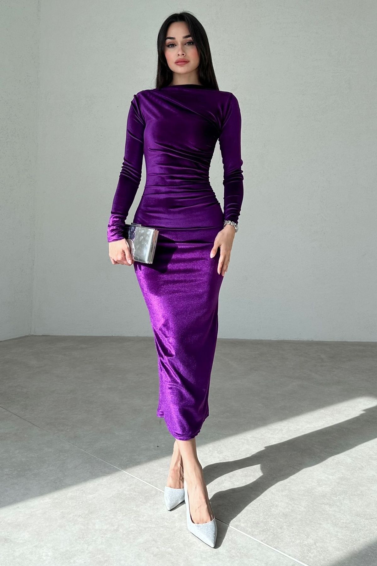 Pencil cut shop dress with sleeves