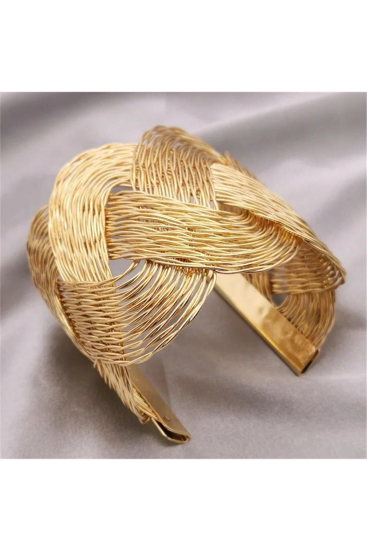 Gold thick bracelet deals