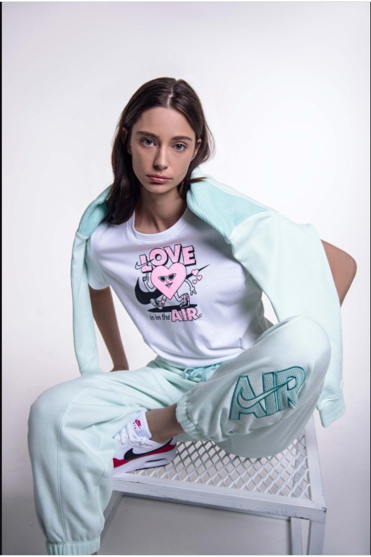Women's green 2025 nike sweatpants