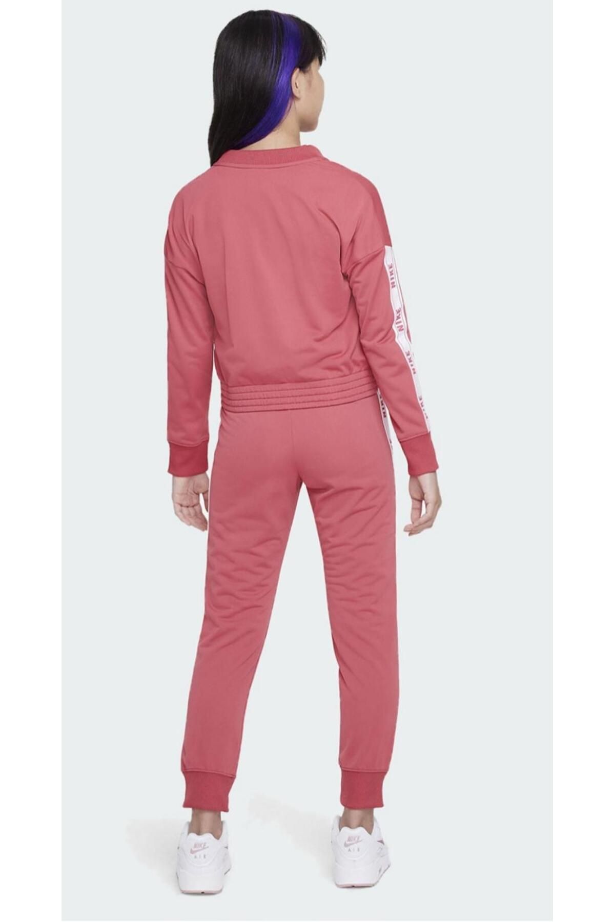 Nike sweatsuit hot sale set womens