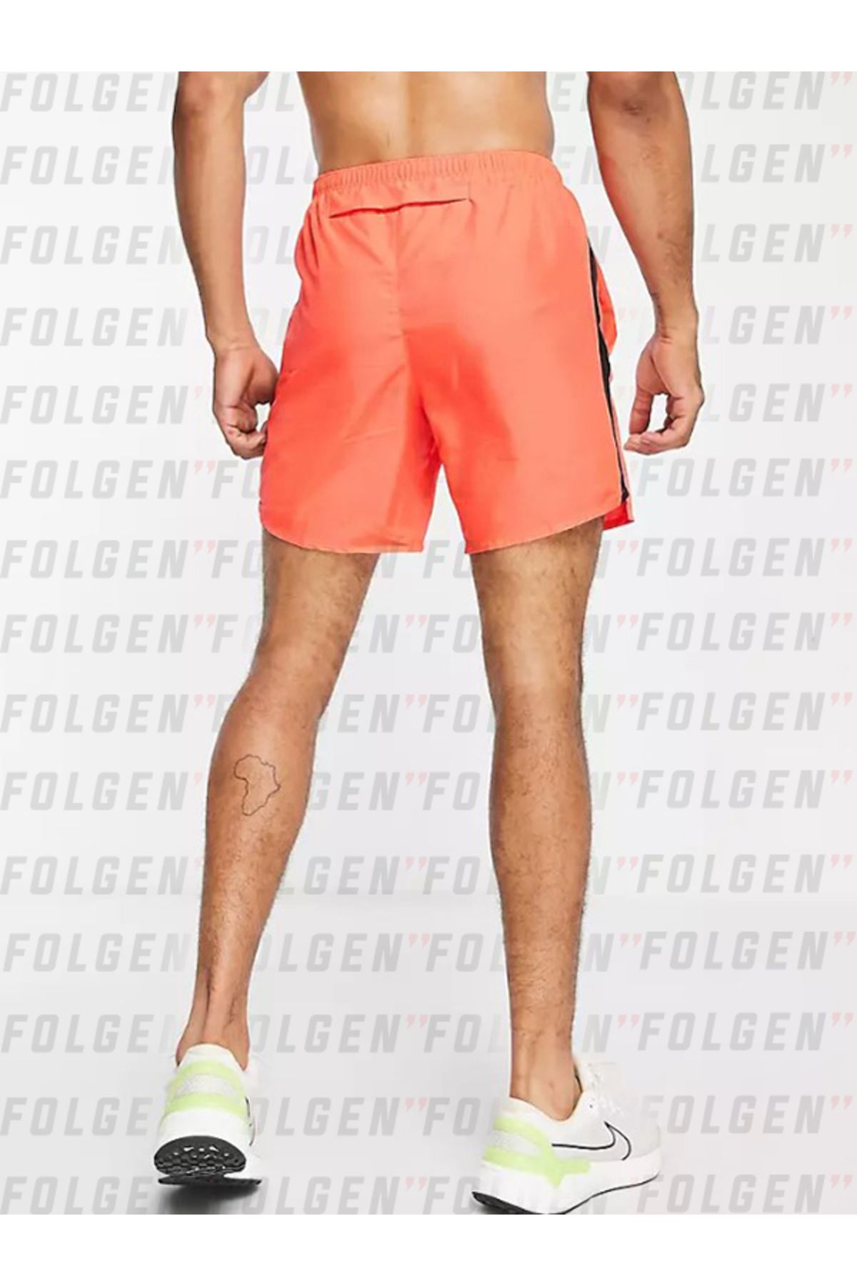 Nike challenger online shorts red