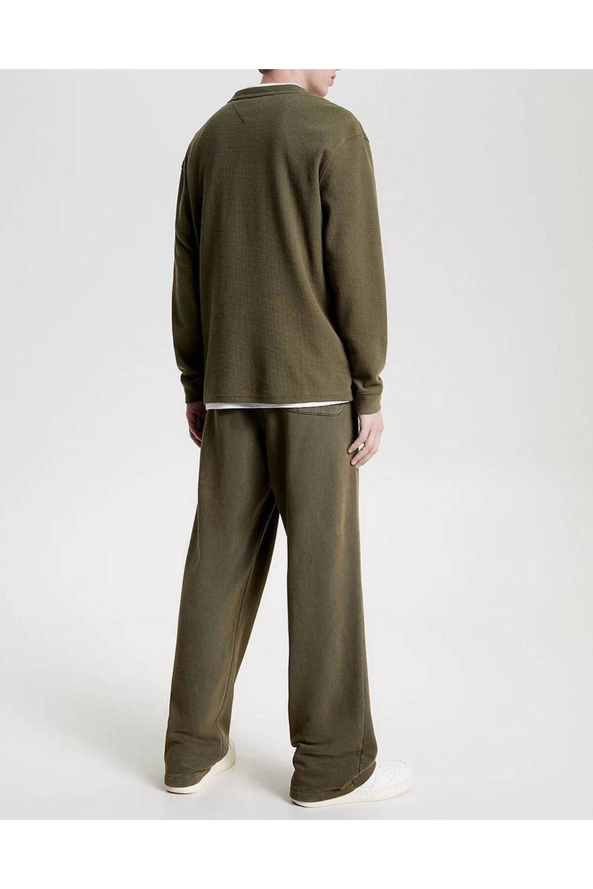 Tommy hilfiger shop sweater and sweatpants