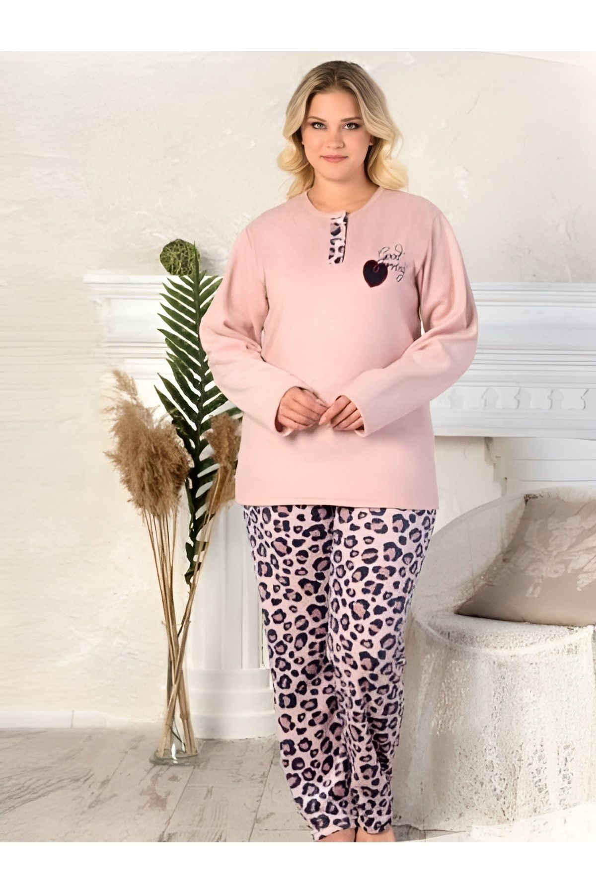 Pyjama Familya Women's Plus Size Fleece Pajama Set - Trendyol