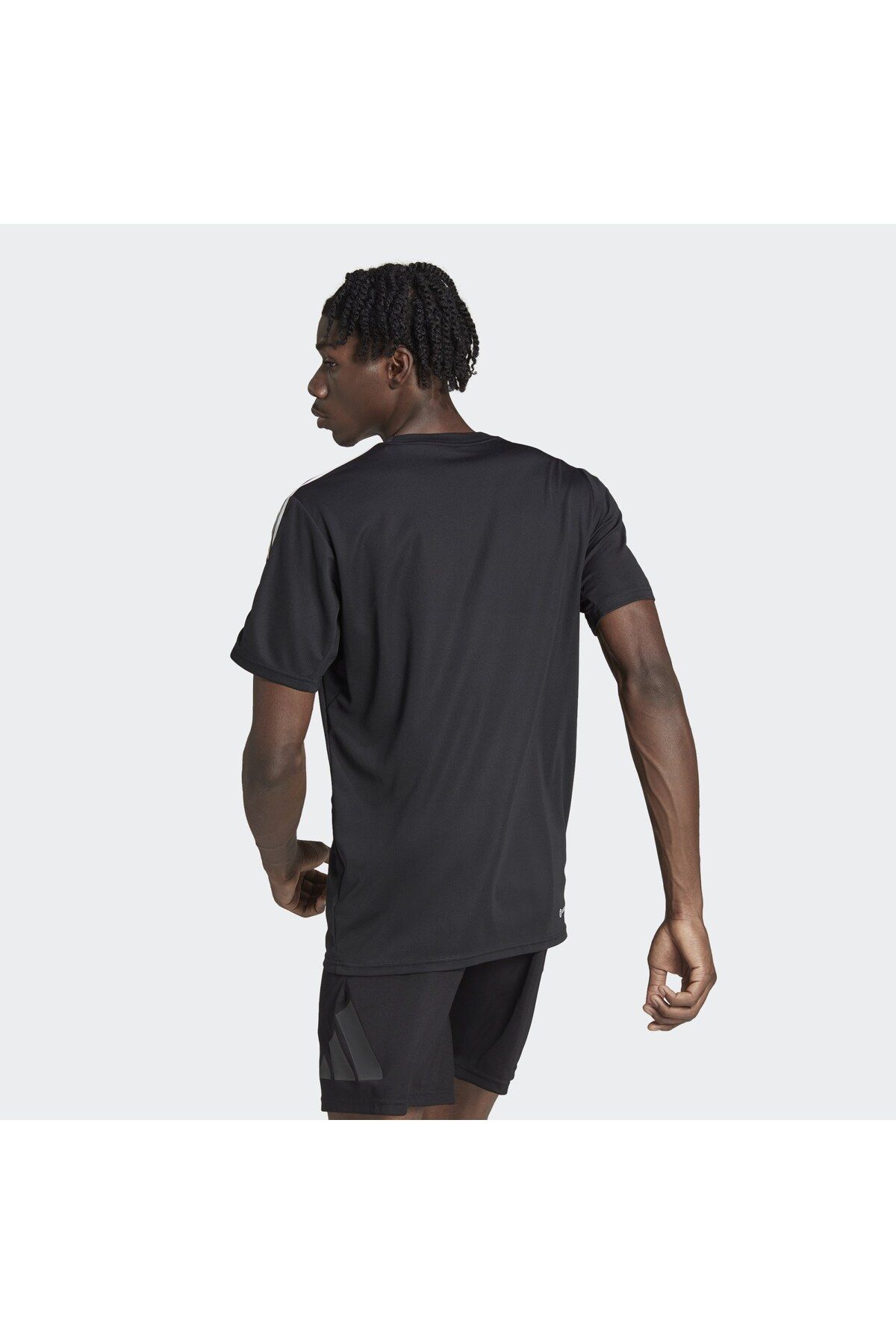 train essentials 3-stripes training t-shirt