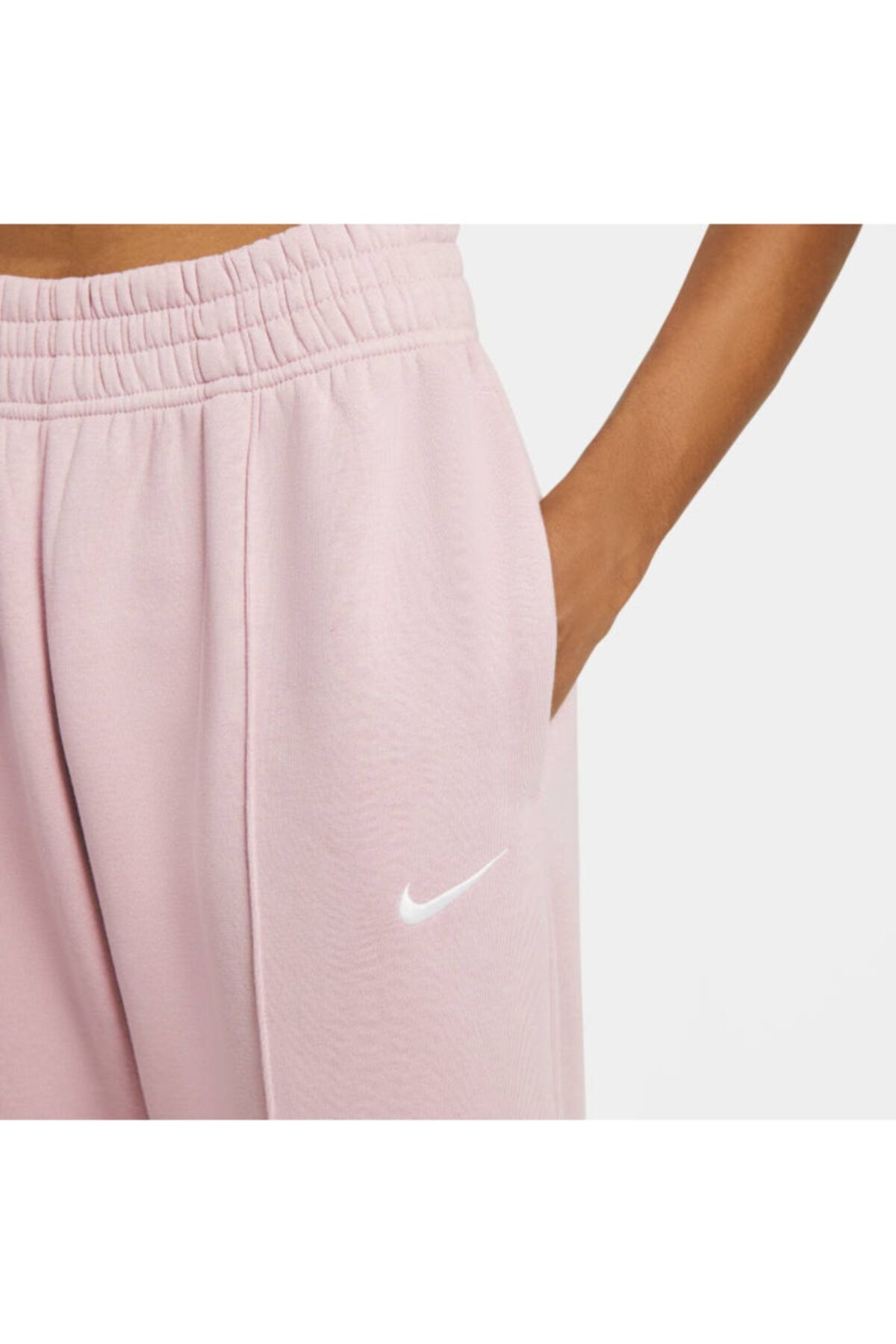 Nike shorts tracksuit best sale womens