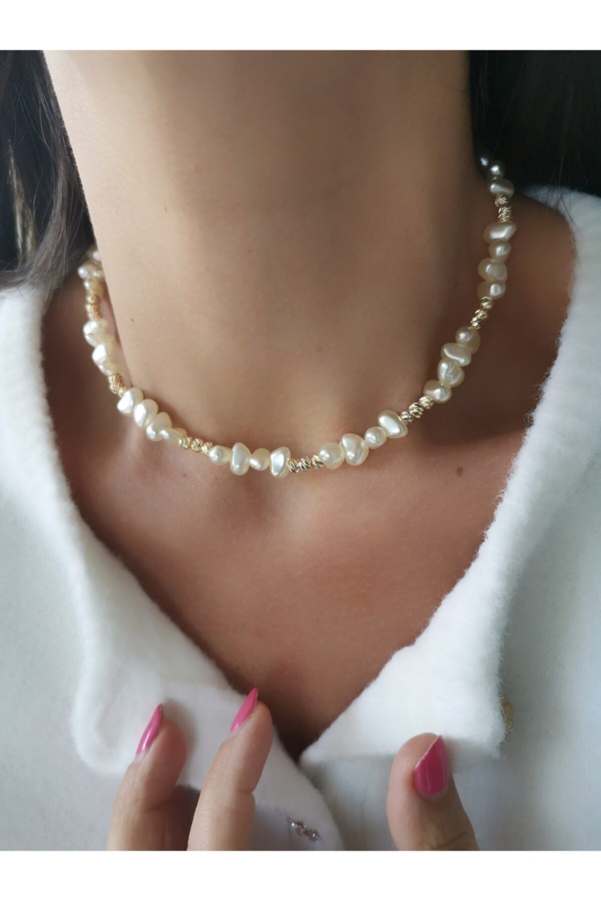 Gold and pearl online necklace